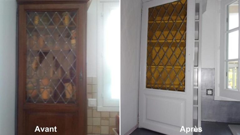 Avant et après : la porte vitrée à losanges repeinte en blanc