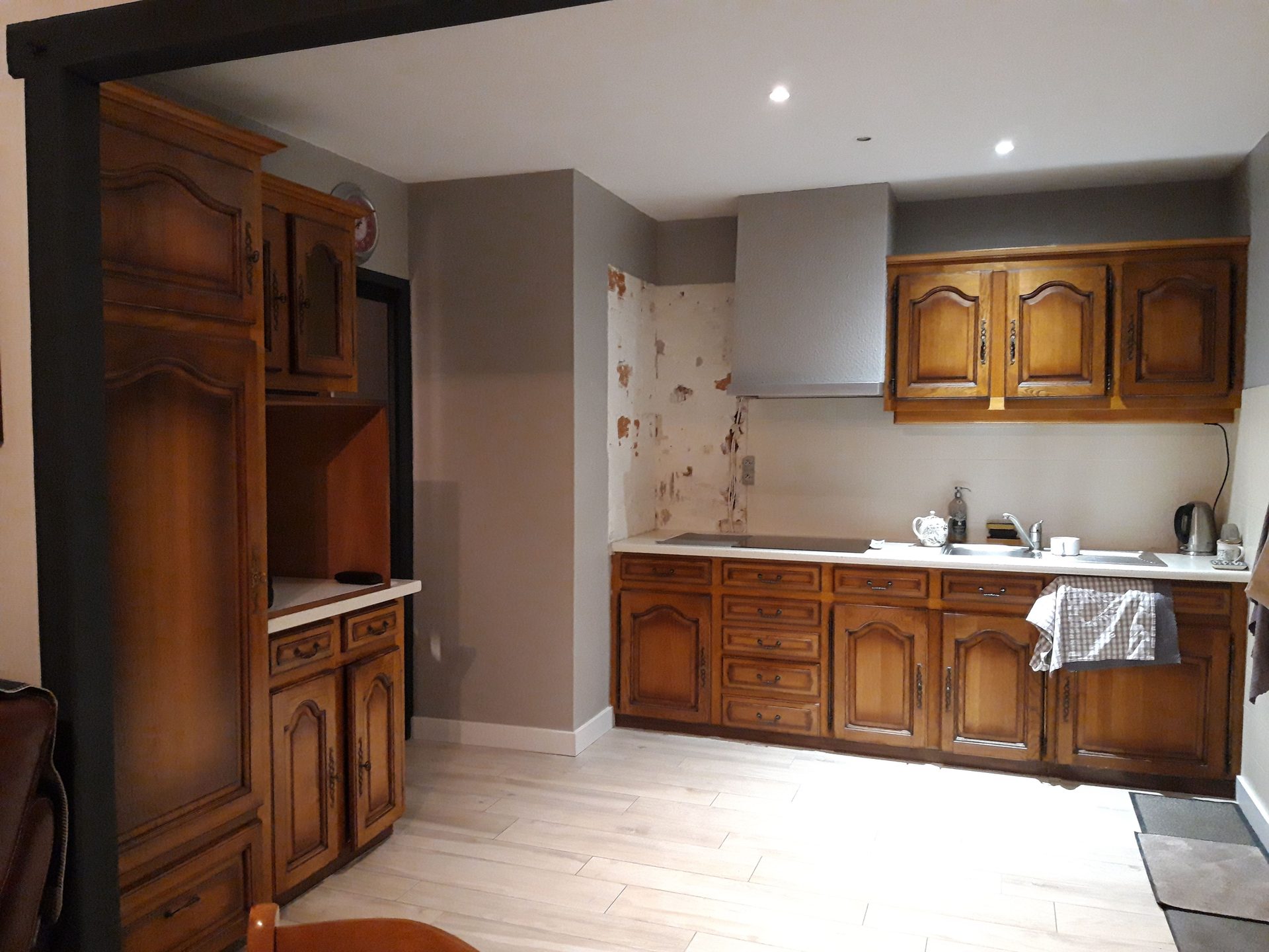 Cuisine chêne baroque avant relooking