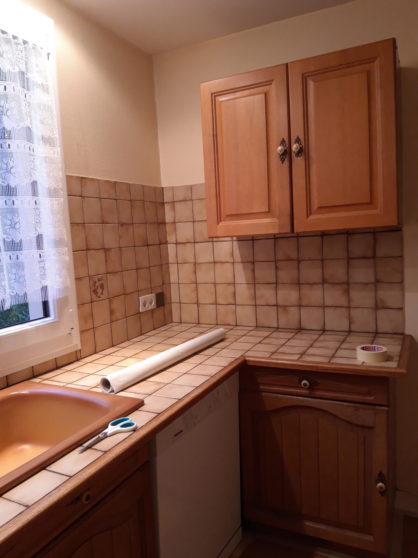 Cuisine chêne doré avant relooking