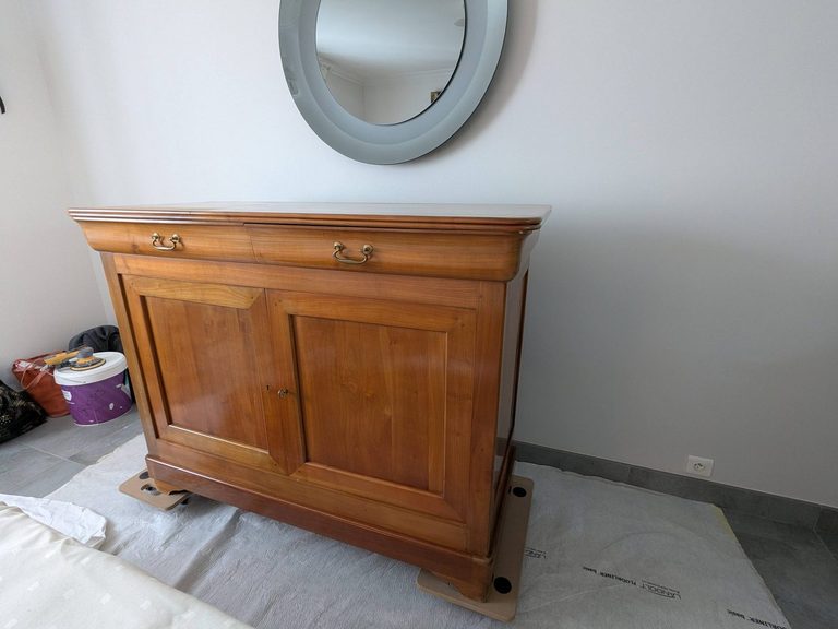 Avant relooking : buffet Louis-Philippe en merisier massif teinte d'origine