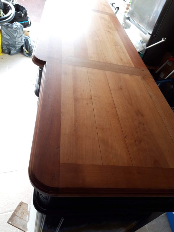Buffet noir — plateau bois naturel vitrifié