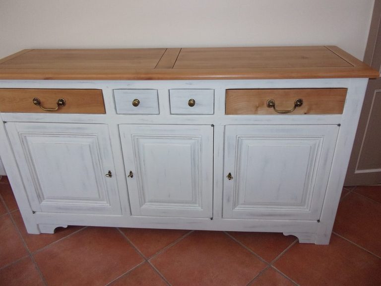 Buffet complet — tiroirs à plateau bois et façades blanches